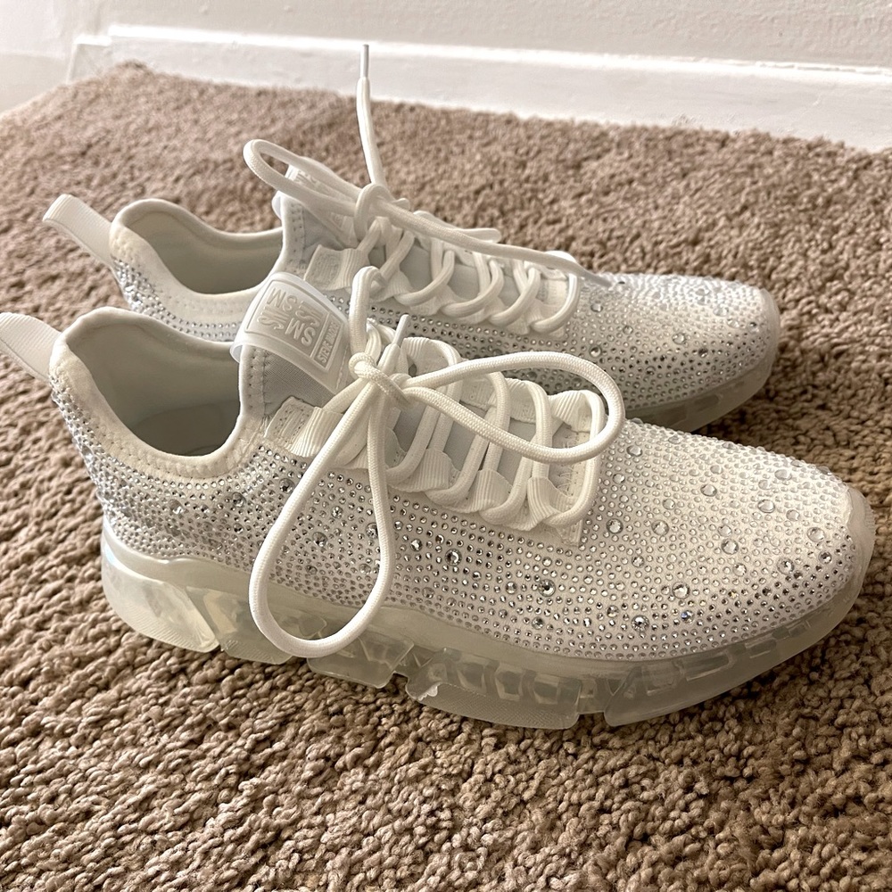 COPY - Steve Madden Danaly Sneaker 👟